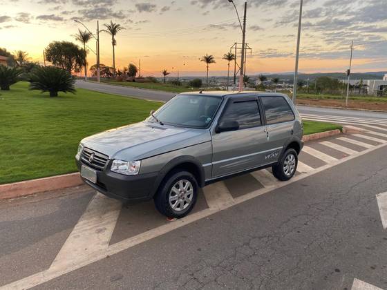 FIAT UNO 1.0 MPI MILLE WAY ECONOMY 8V FLEX 2P MANUAL FIAT UNO 1.0 MPI MILLE WAY ECONOMY 8V FLEX 2P MANUAL